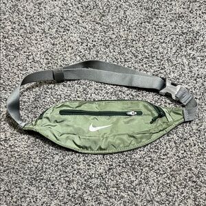 Nike Green Fanny Pack Waist Bag EUC